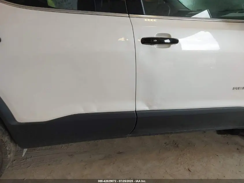 2017 GMC ACADIA SLT-1