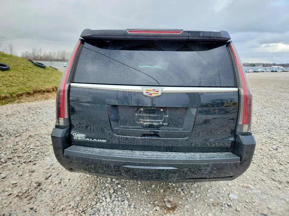 2017 CADILLAC ESCALADE ESV LUXURY  