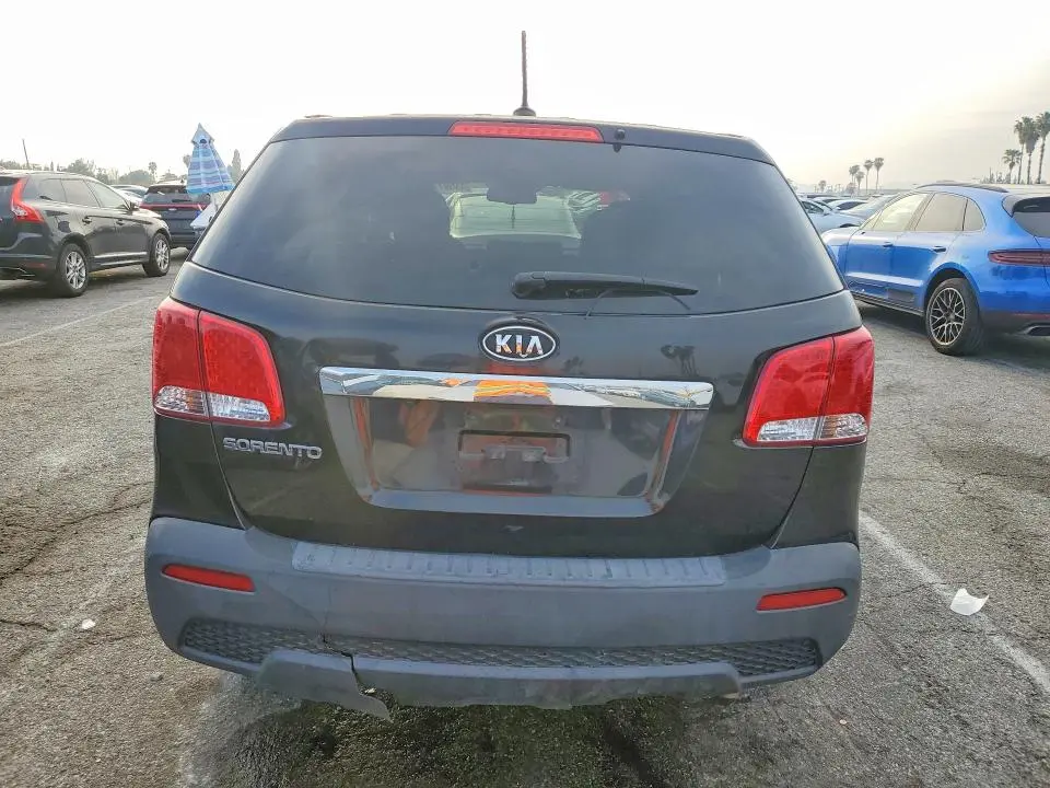 2013 KIA SORENTO LX  