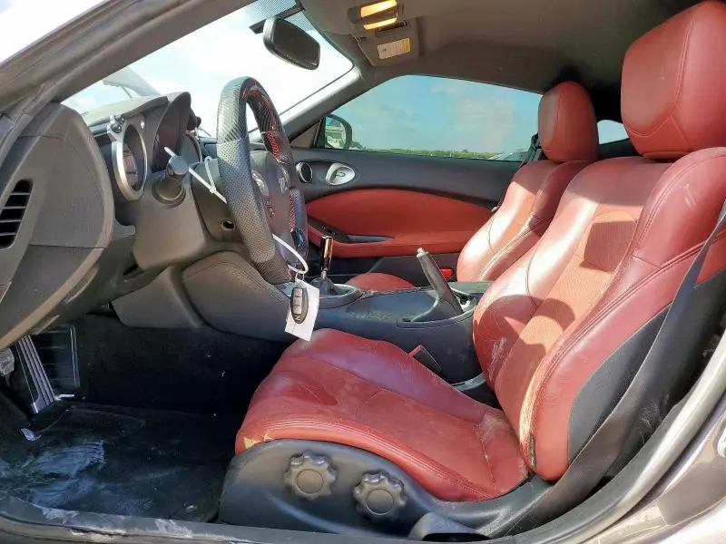 2010 NISSAN 370Z   
