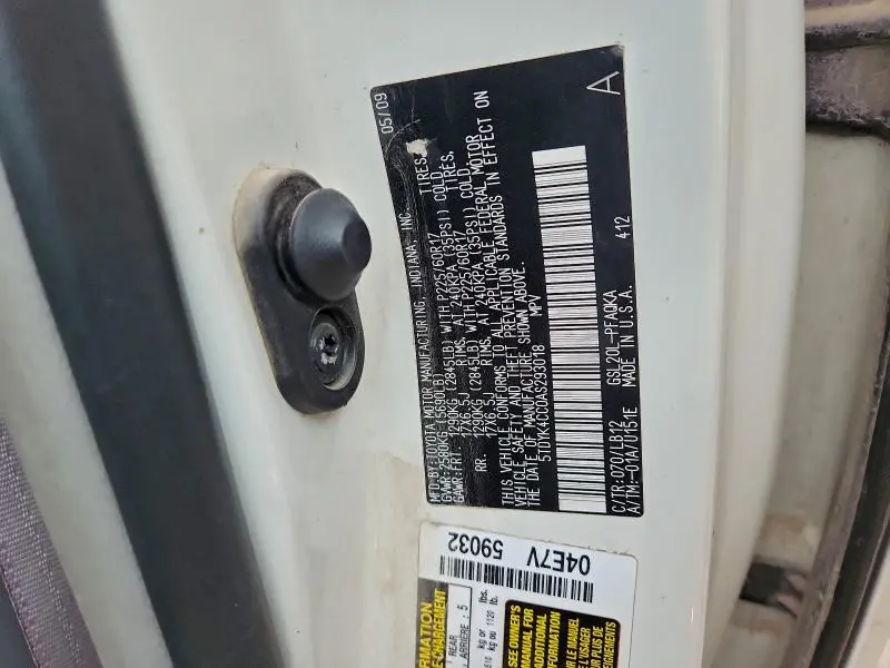 2010 TOYOTA SIENNA XLE  