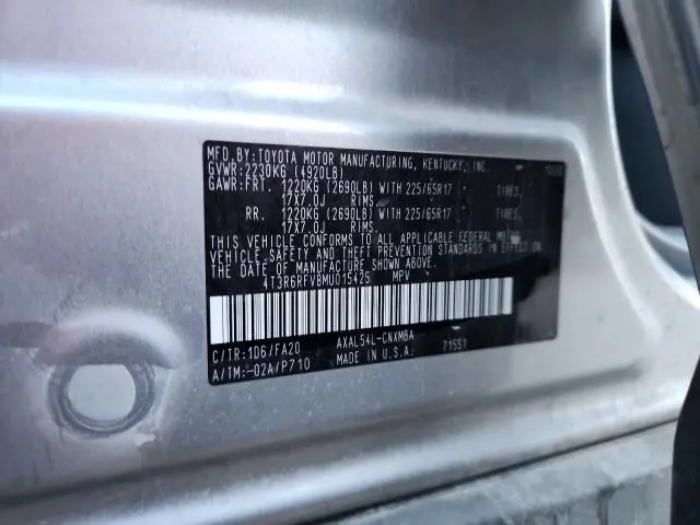 2021 TOYOTA RAV4 XLE  