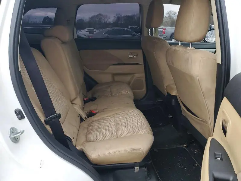 2018 MITSUBISHI OUTLANDER SE  