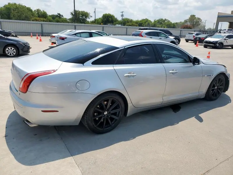 2012 JAGUAR XJ   