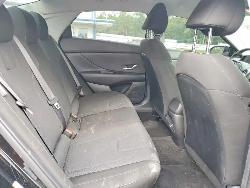 2024 HYUNDAI ELANTRA SE  