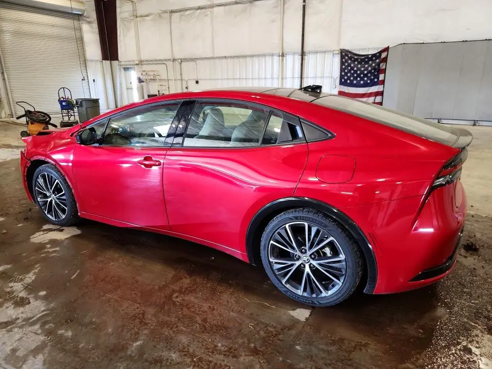 2024 TOYOTA PRIUS XLE  