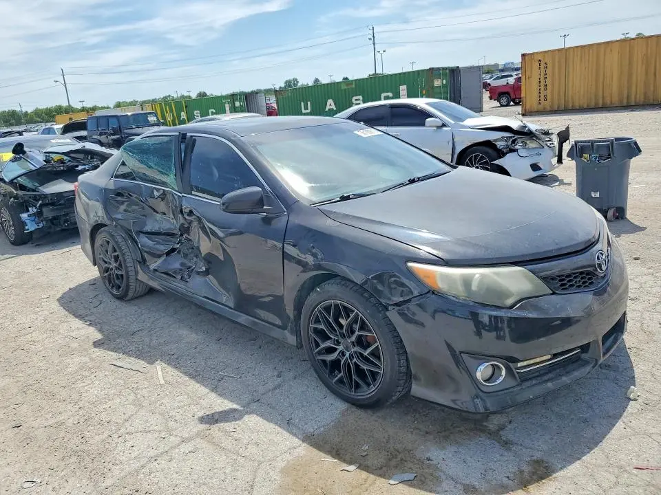 2013 TOYOTA CAMRY SE  