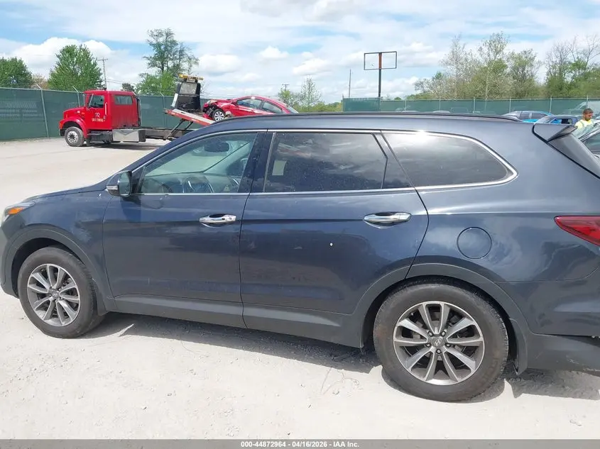 2018 HYUNDAI SANTA FE SE