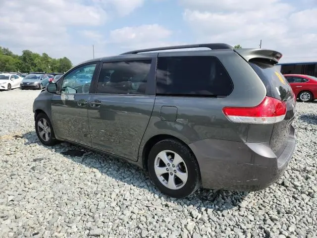 2013 TOYOTA SIENNA LE  