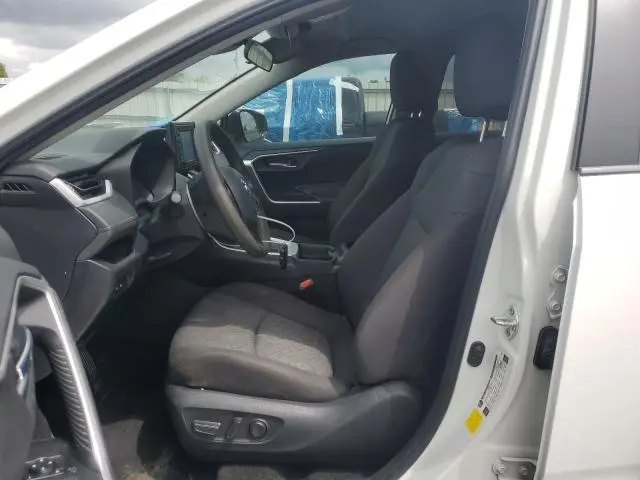 2021 TOYOTA RAV4 XLE  