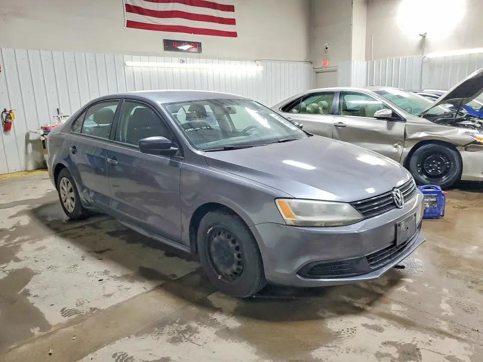 2014 VOLKSWAGEN JETTA BASE  