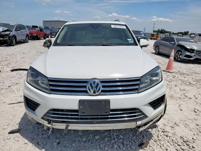 2017 VOLKSWAGEN TOUAREG EXECUTIVE  