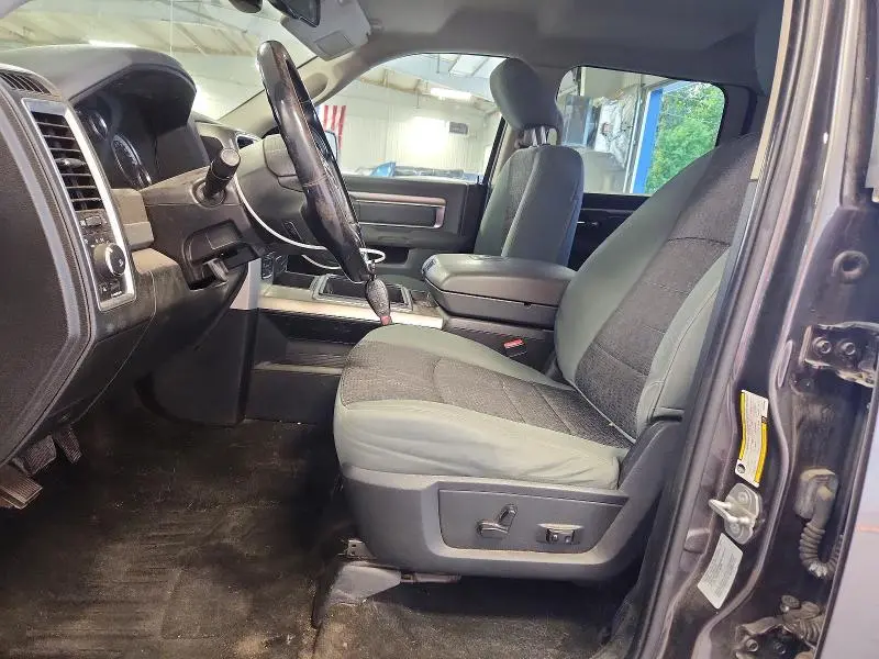 2015 RAM 1500 SLT  