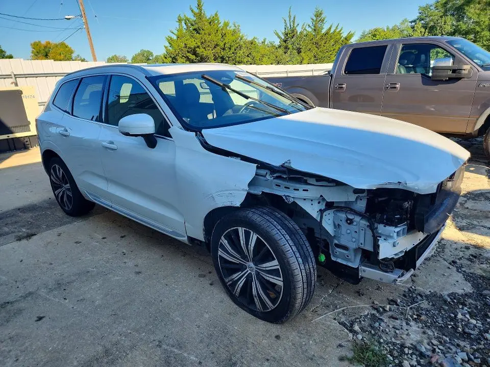 2022 VOLVO XC60 B5 INSCRIPTION  