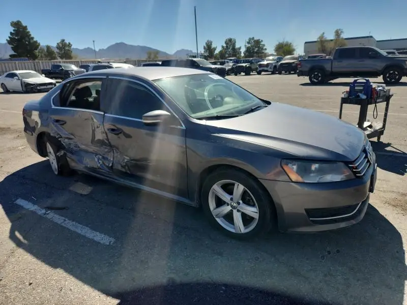 2012 VOLKSWAGEN PASSAT SE  