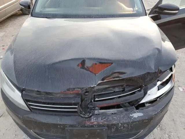 2013 VOLKSWAGEN JETTA SE  