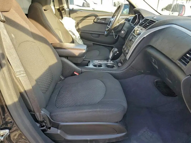 2011 CHEVROLET TRAVERSE LT  