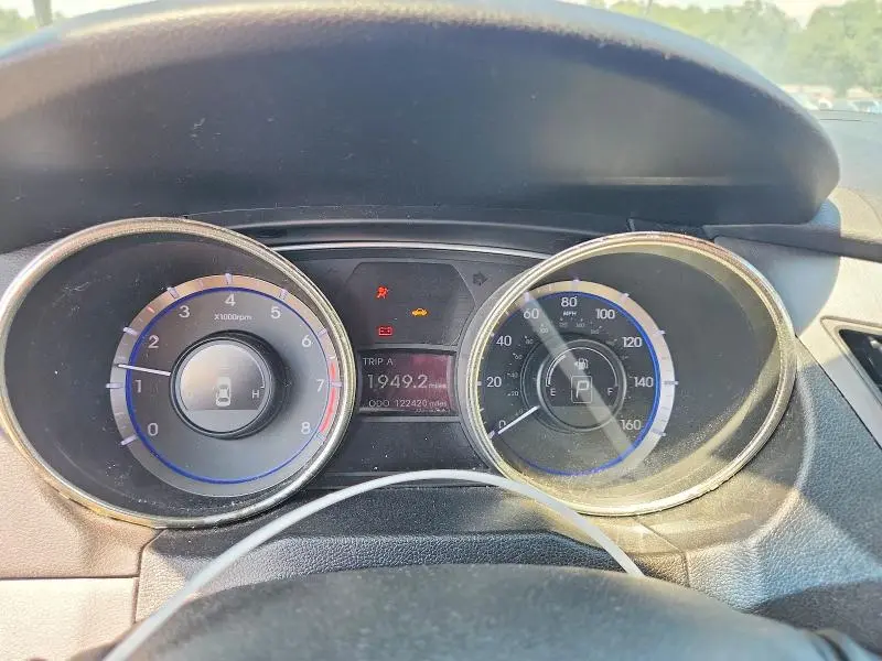2011 HYUNDAI SONATA GLS  