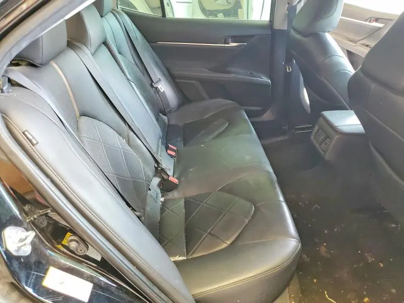 2018 TOYOTA CAMRY XLE  