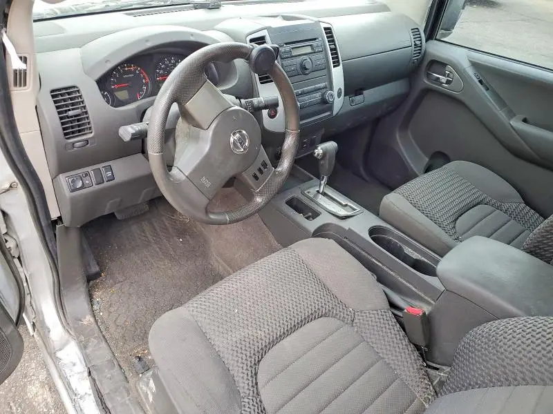 2010 NISSAN FRONTIER SE V6  