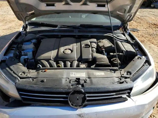 2013 VOLKSWAGEN JETTA SE  