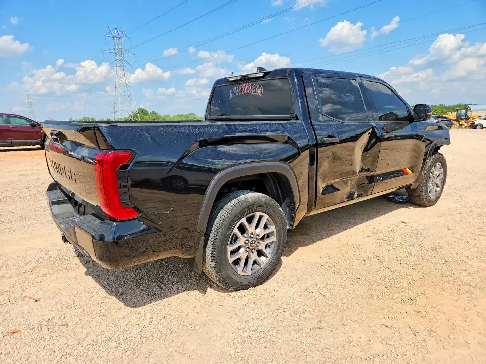 2025 TOYOTA TUNDRA SR5  