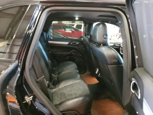 2014 PORSCHE CAYENNE GTS  