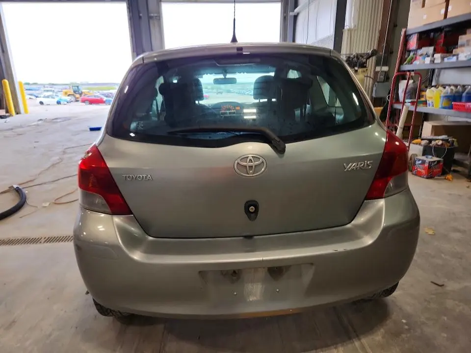 2010 TOYOTA YARIS BASE  