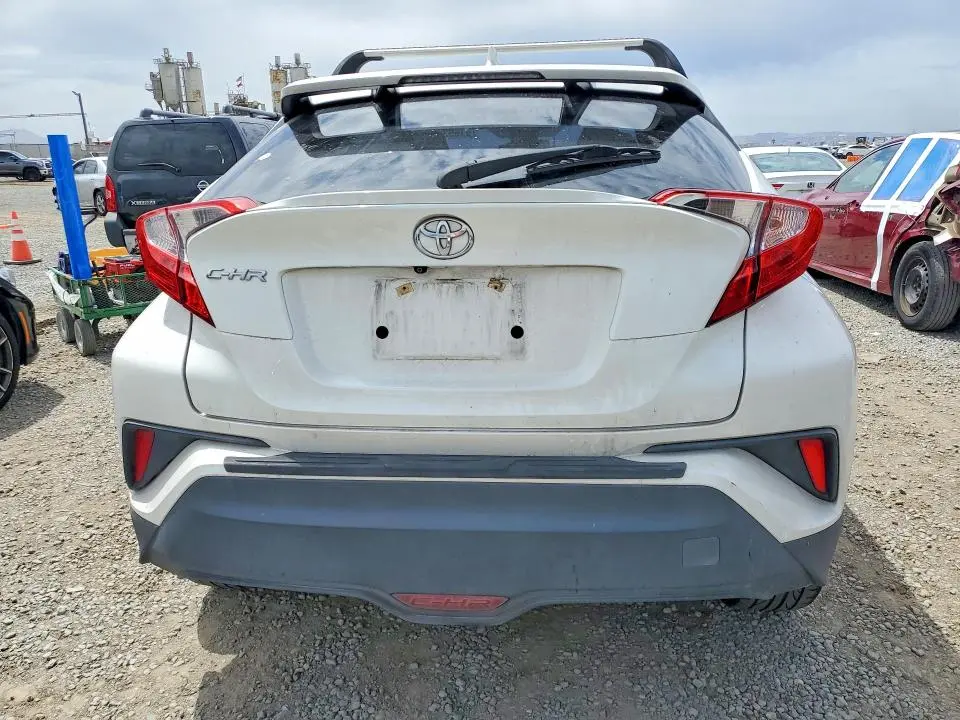 2018 TOYOTA C-HR XLE PREMIUM  