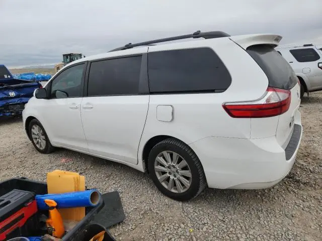 2015 TOYOTA SIENNA LE  