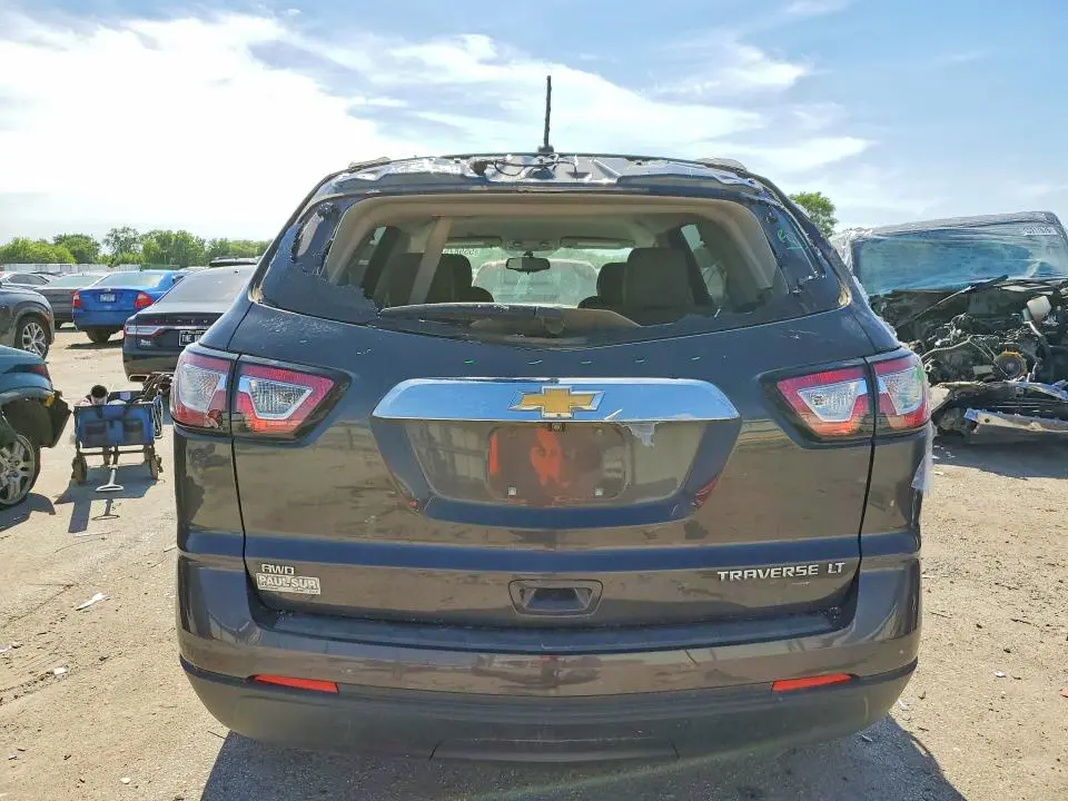 2015 CHEVROLET TRAVERSE LT  