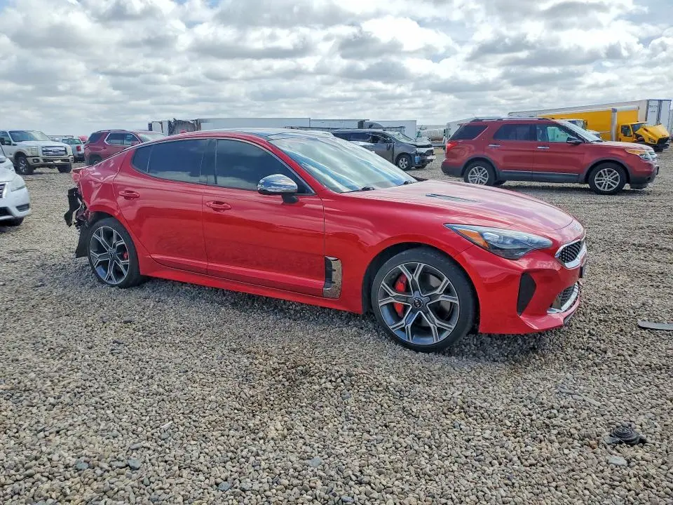 2019 KIA STINGER GT2  