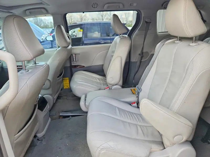 2012 TOYOTA SIENNA XLE 8-PASSENGER  