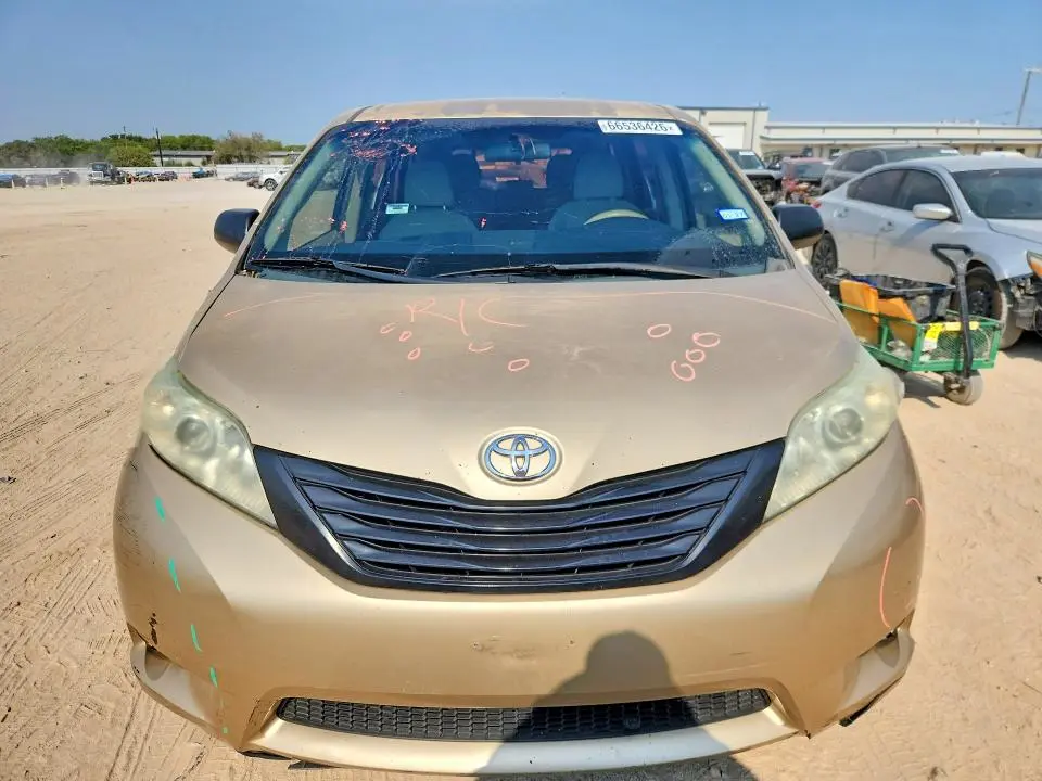 2011 TOYOTA SIENNA BASE 7-PASSENGER  