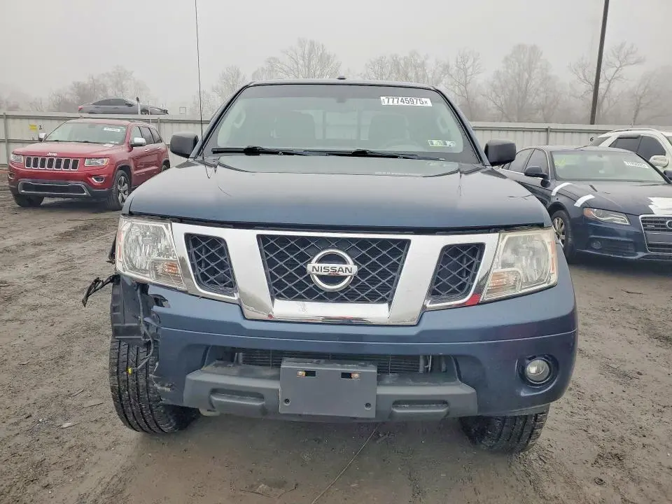2015 NISSAN FRONTIER S  
