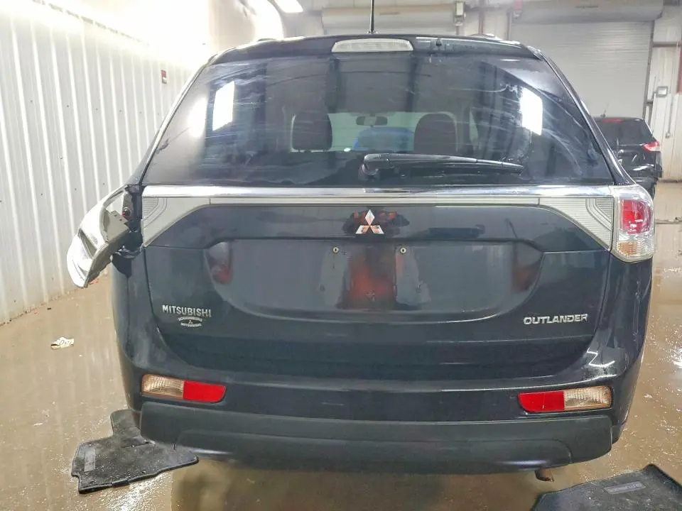 2014 MITSUBISHI OUTLANDER ES  