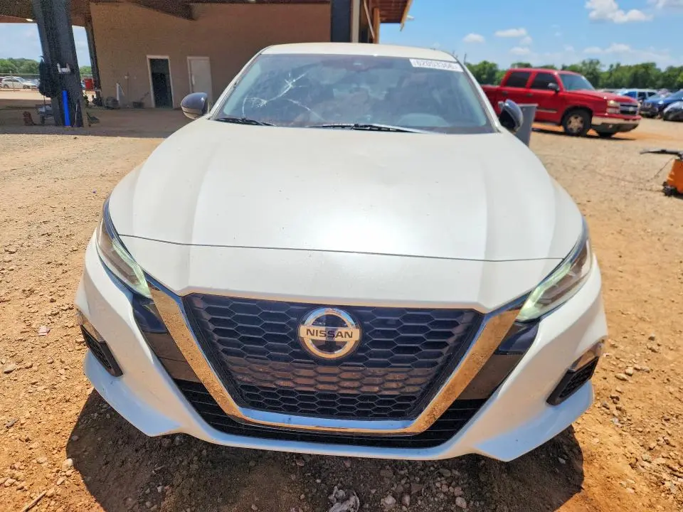 2020 NISSAN ALTIMA SR  