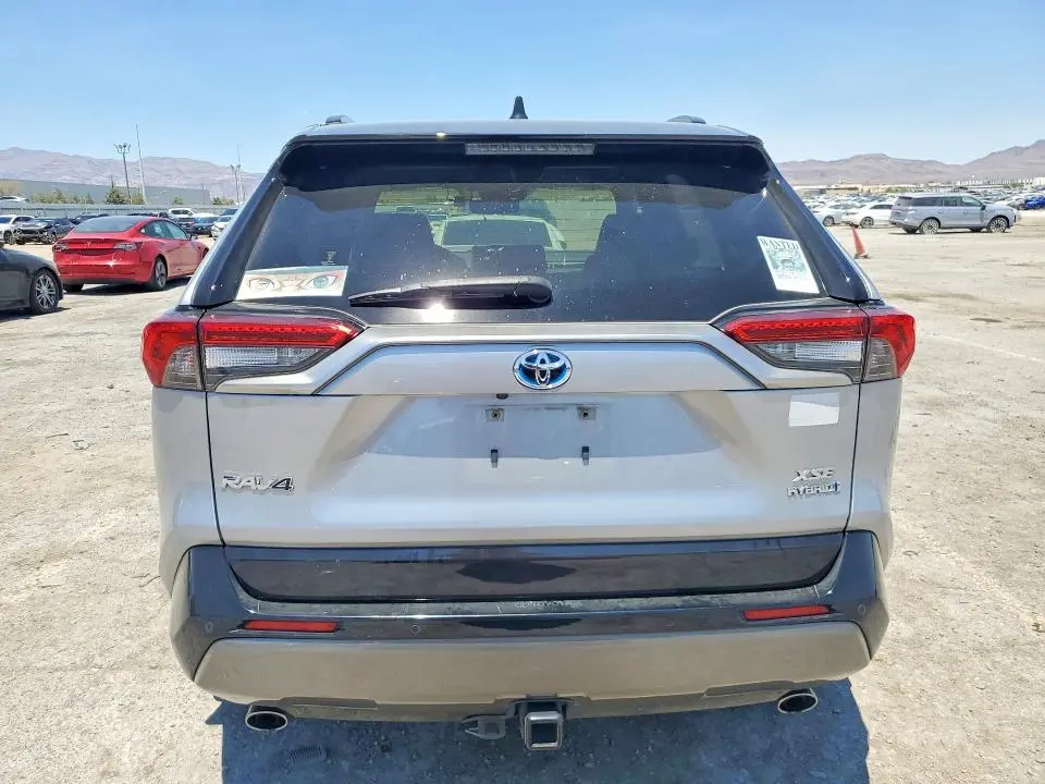 2020 TOYOTA RAV4 XSE  