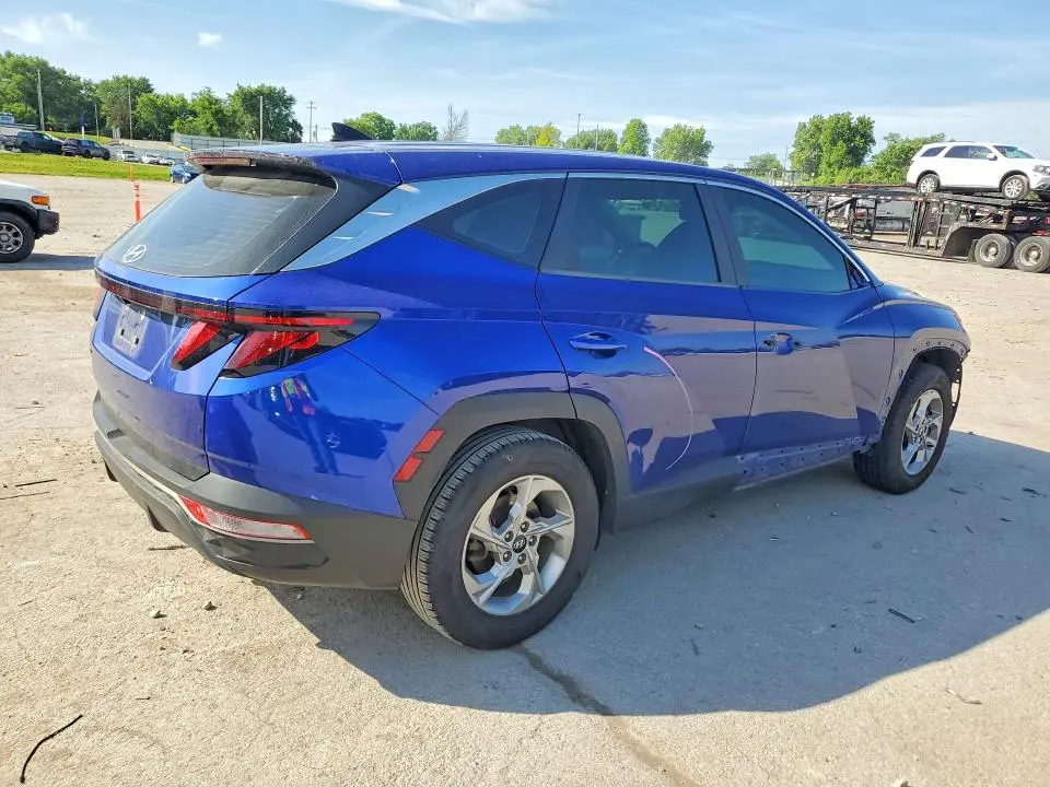 2022 HYUNDAI TUCSON SE  