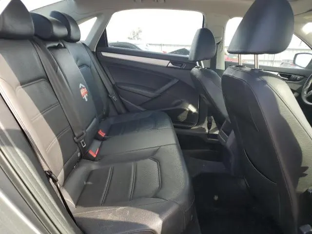 2012 VOLKSWAGEN PASSAT SE  