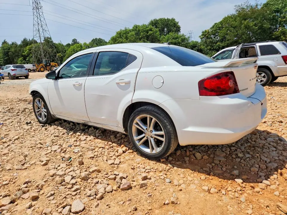 2013 DODGE AVENGER SE  