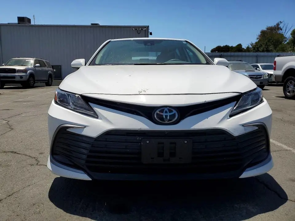2021 TOYOTA CAMRY LE  