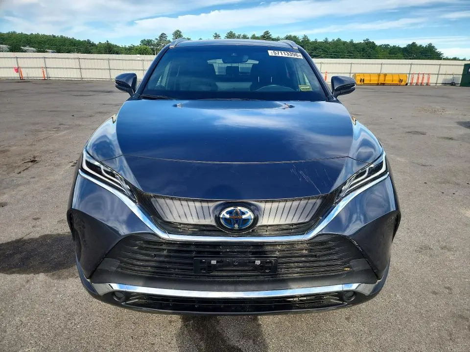 2021 TOYOTA VENZA XLE  