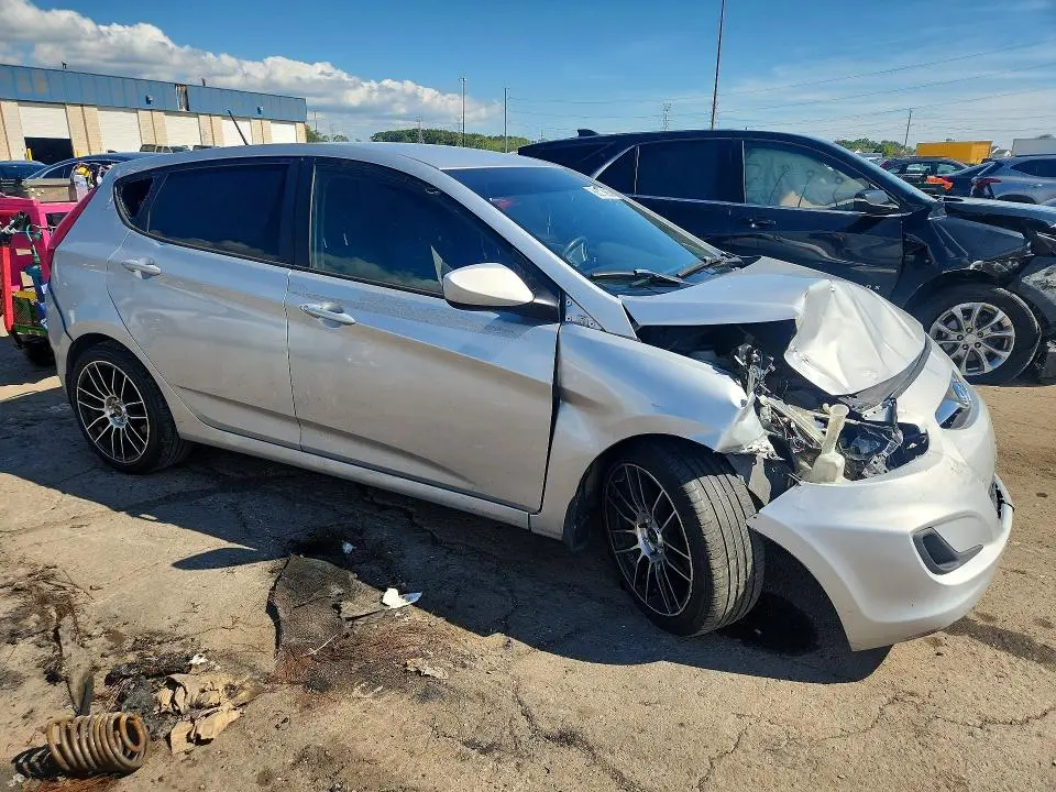 2012 HYUNDAI ACCENT GS  