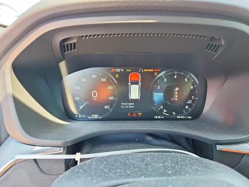 2020 VOLVO XC60 T5 MOMENTUM  
