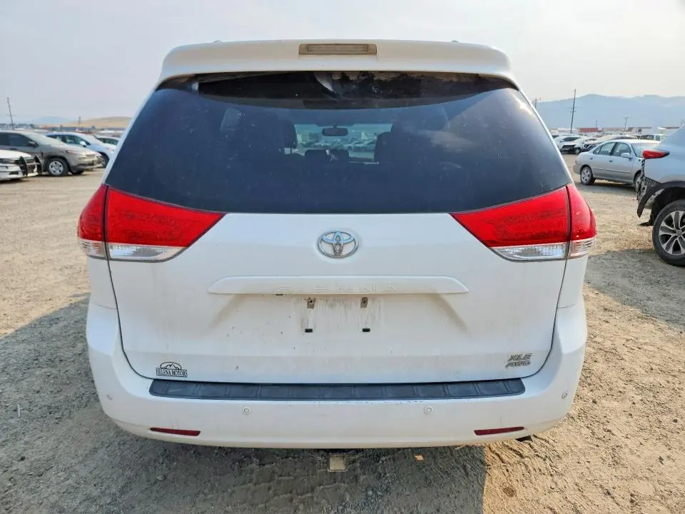 2013 TOYOTA SIENNA XLE 7-PASSENGER  