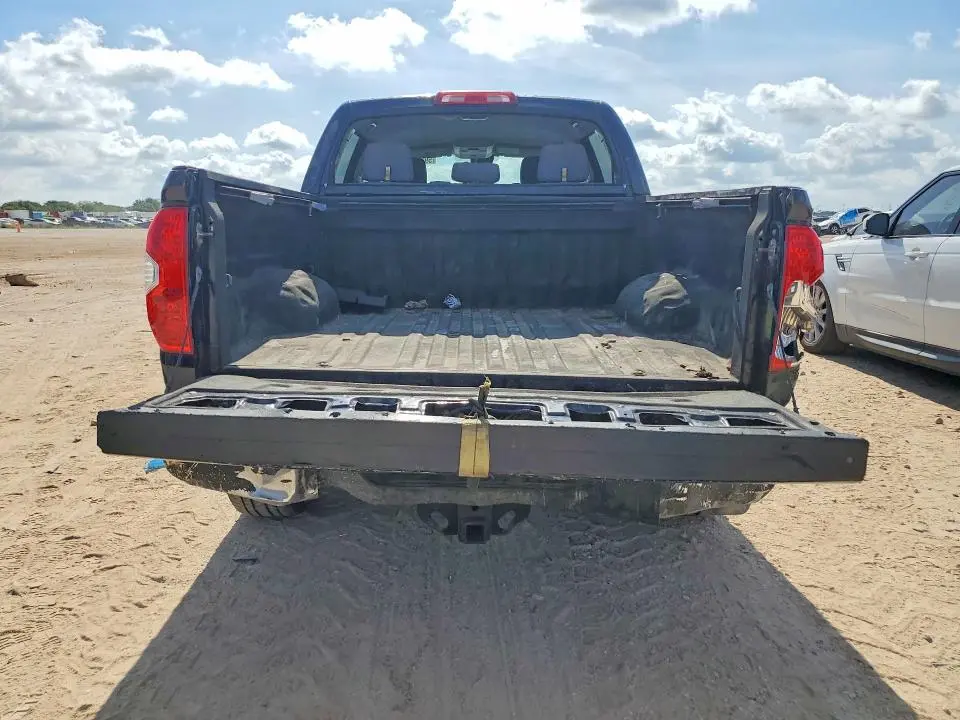2018 TOYOTA TUNDRA CREWMAX SR5 V8