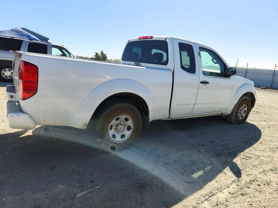 2017 NISSAN FRONTIER S  