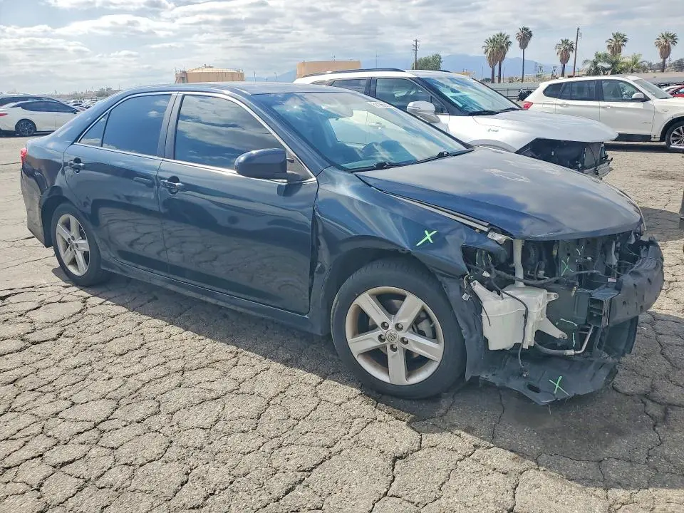 2014 TOYOTA CAMRY SE  