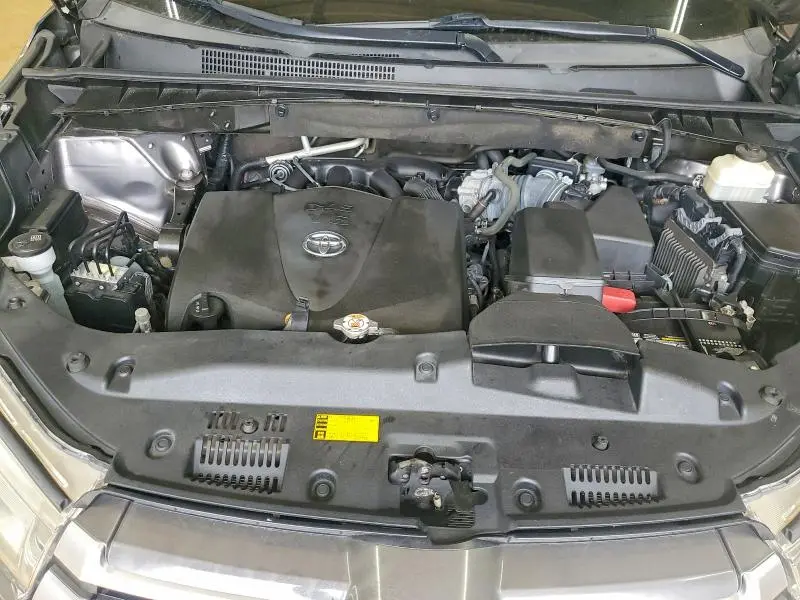 2018 TOYOTA HIGHLANDER LE PLUS  